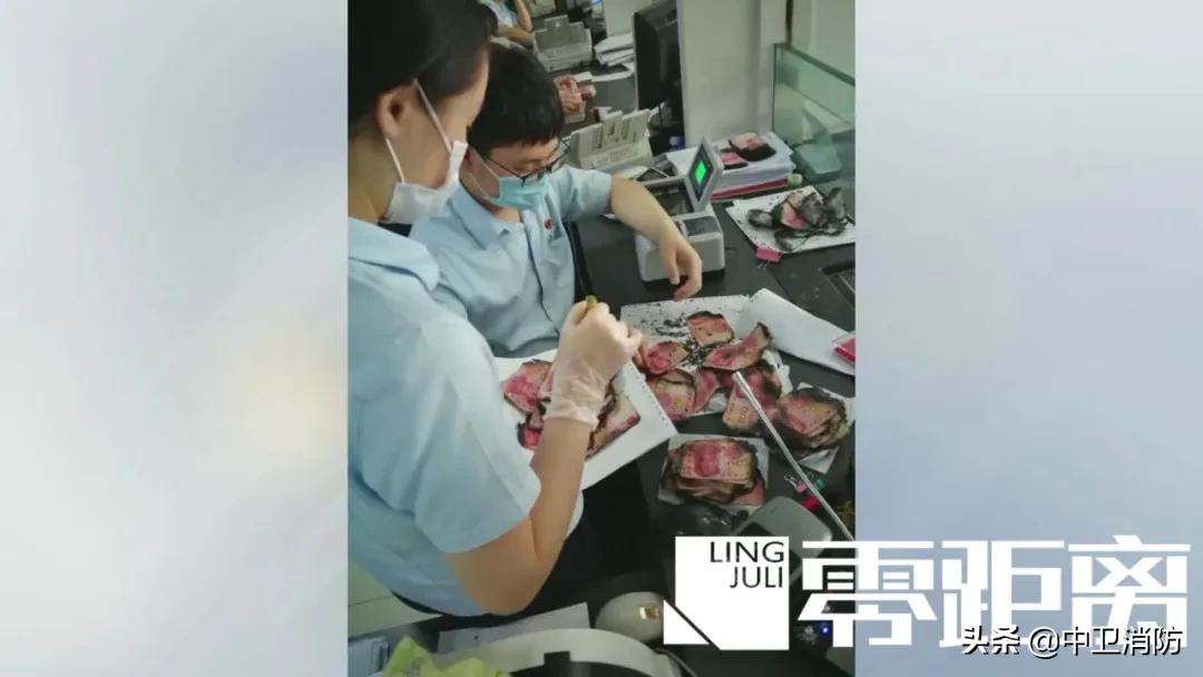 男子点蚊香灭蚊,男子被蚊子咬后点一大堆蚊香