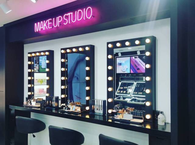 美腻与智慧并存，娱乐圈富婆们的生意经