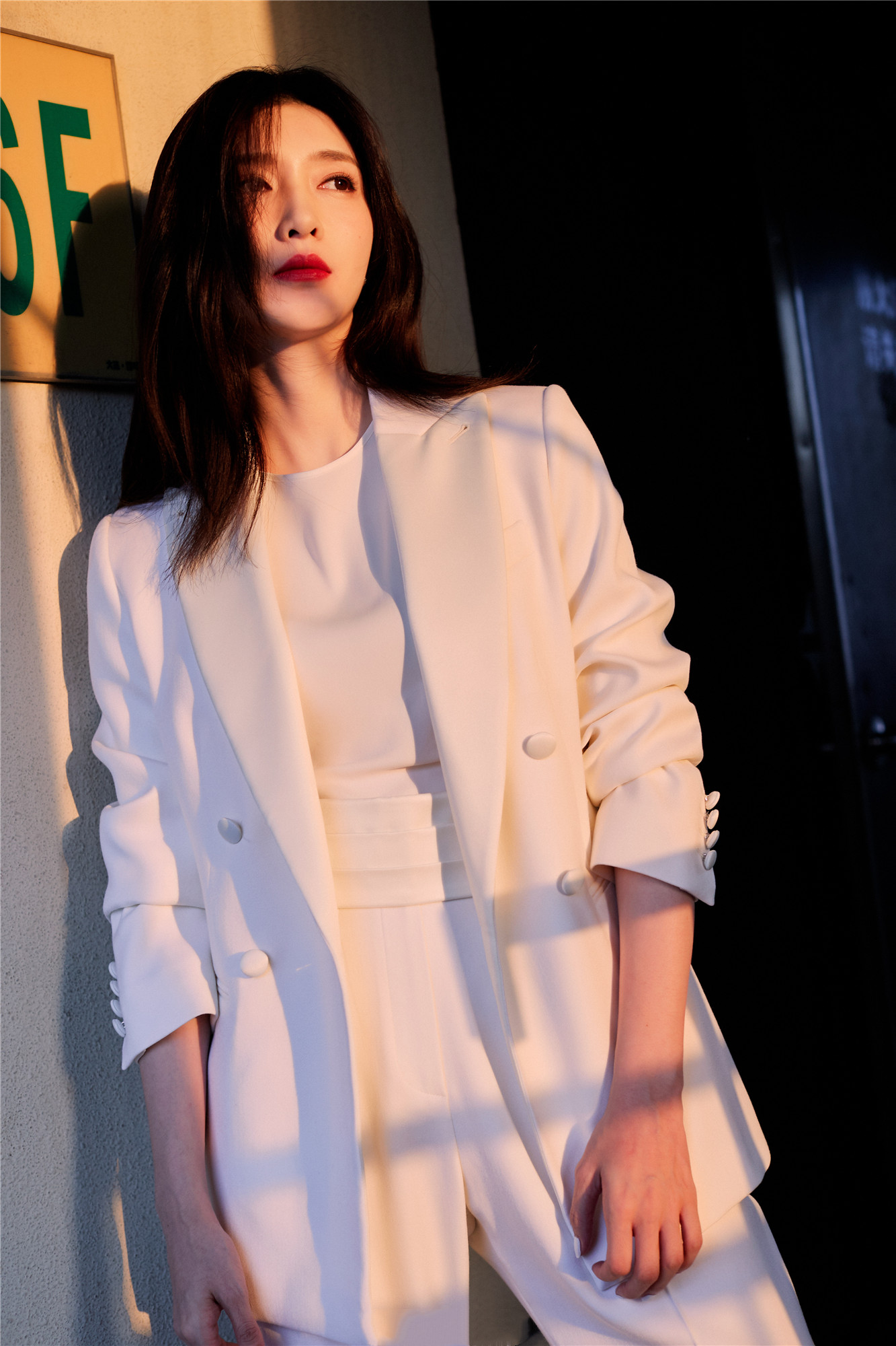 江疏影穿直筒裤好看吗,江疏影直筒裤搭配图片