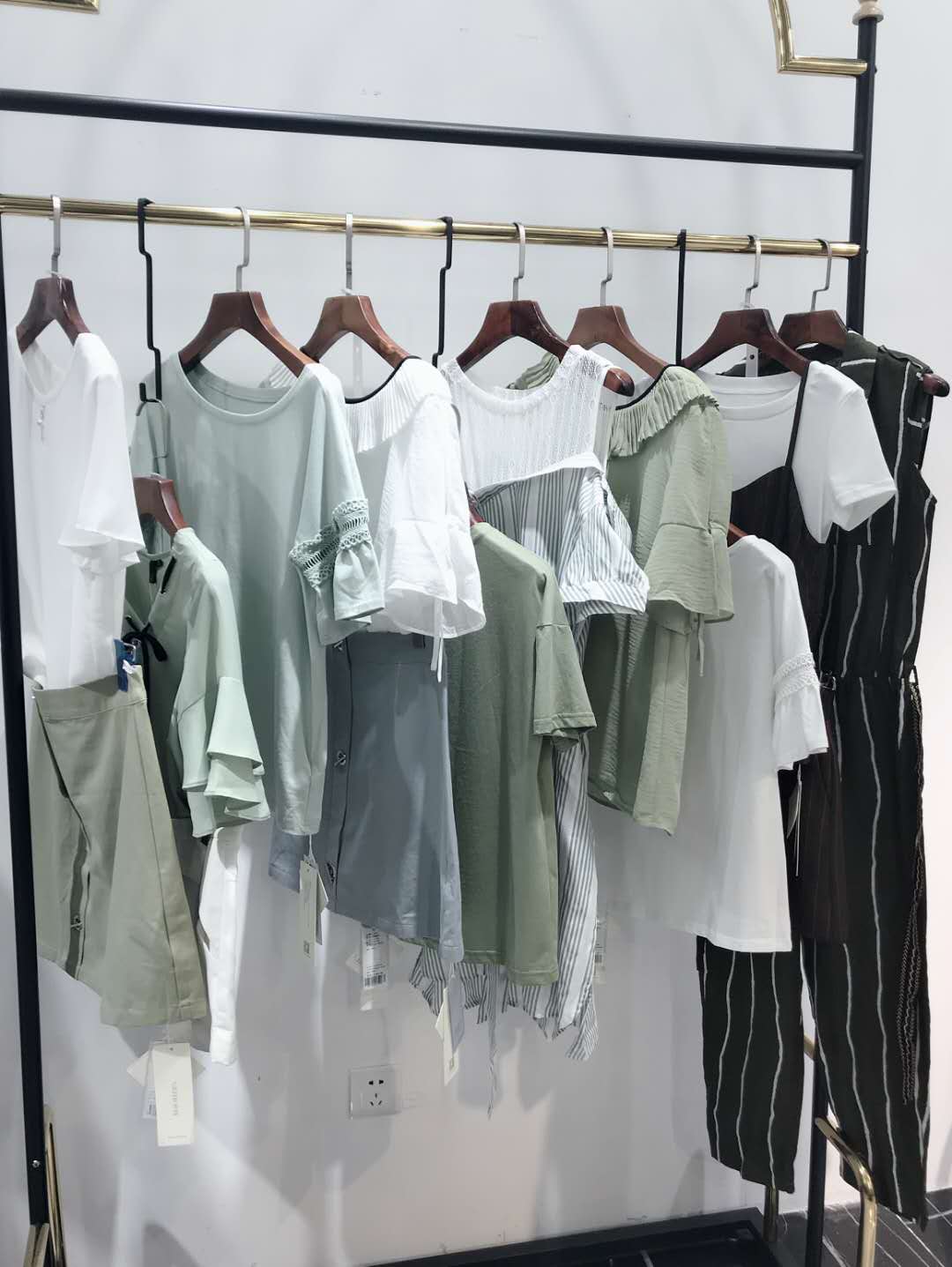 欧时力正品清仓女装直播,欧时力品牌尾货清仓直播短袖