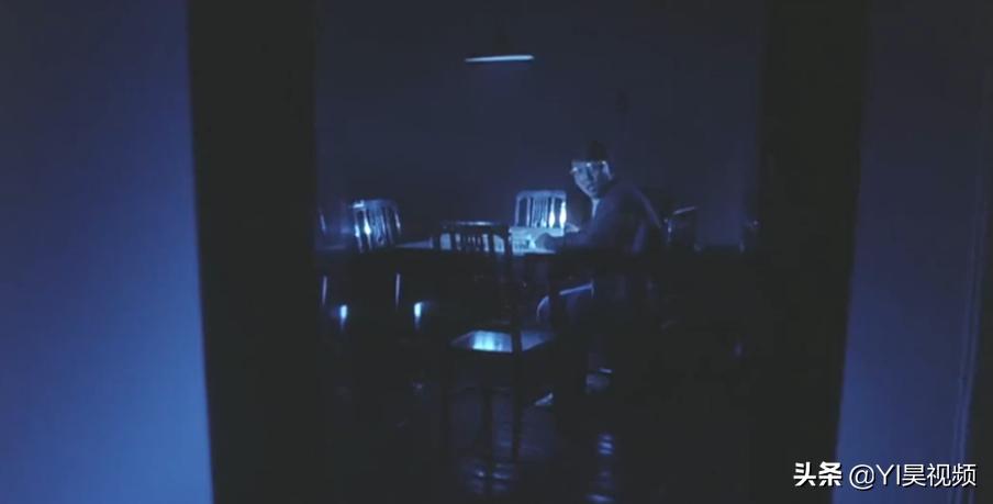 张学友经典喜剧，许冠英搞笑担当，头顶*裤内**斗僵尸《猛鬼差馆》