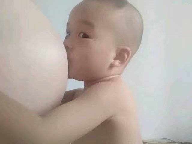 孕妈妈在孕晚期肚子发硬频繁宫缩，是要生产了吗