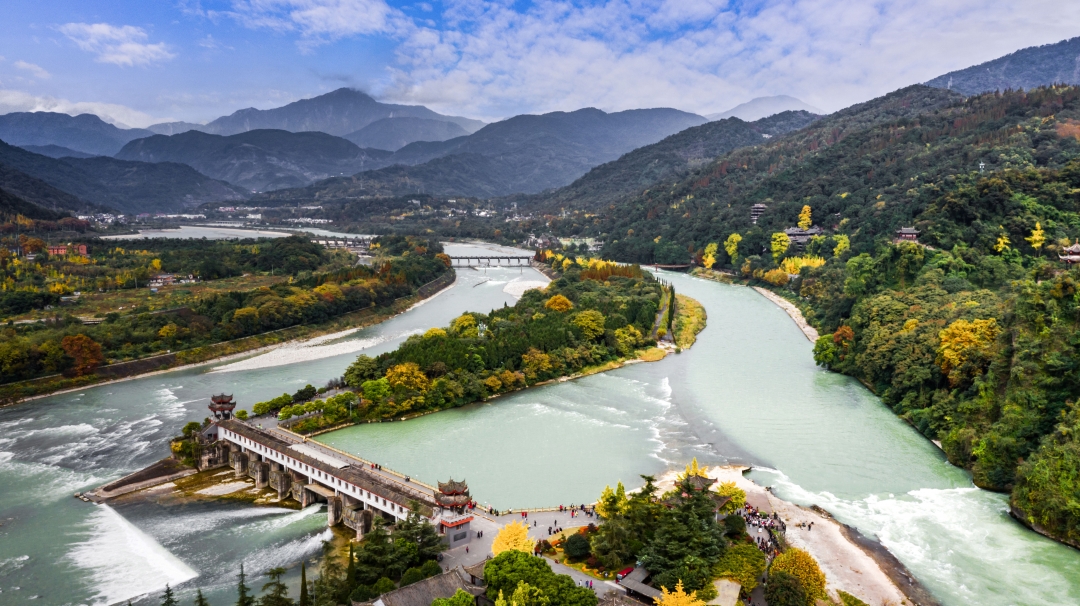 地理老师雷亚鸣怎么样,地理老师雷亚鸣