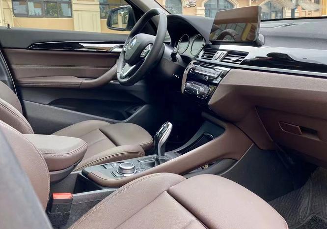 不一样的体验全新宝马x1实拍,宝马x110年值得多少钱