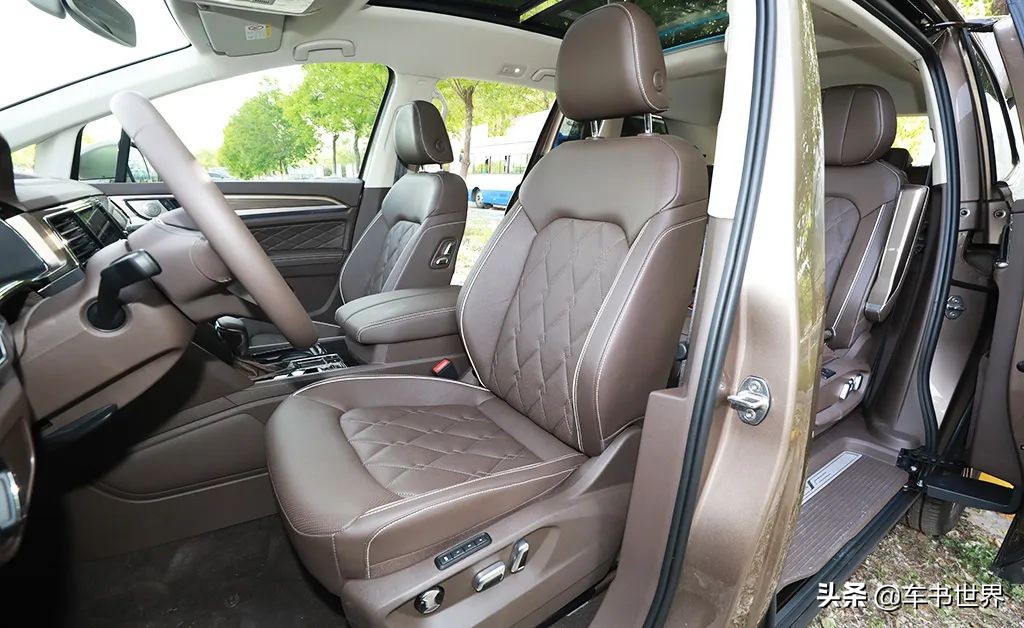 威然和夏朗比较选哪个更好,大众夏朗2017款怎么样