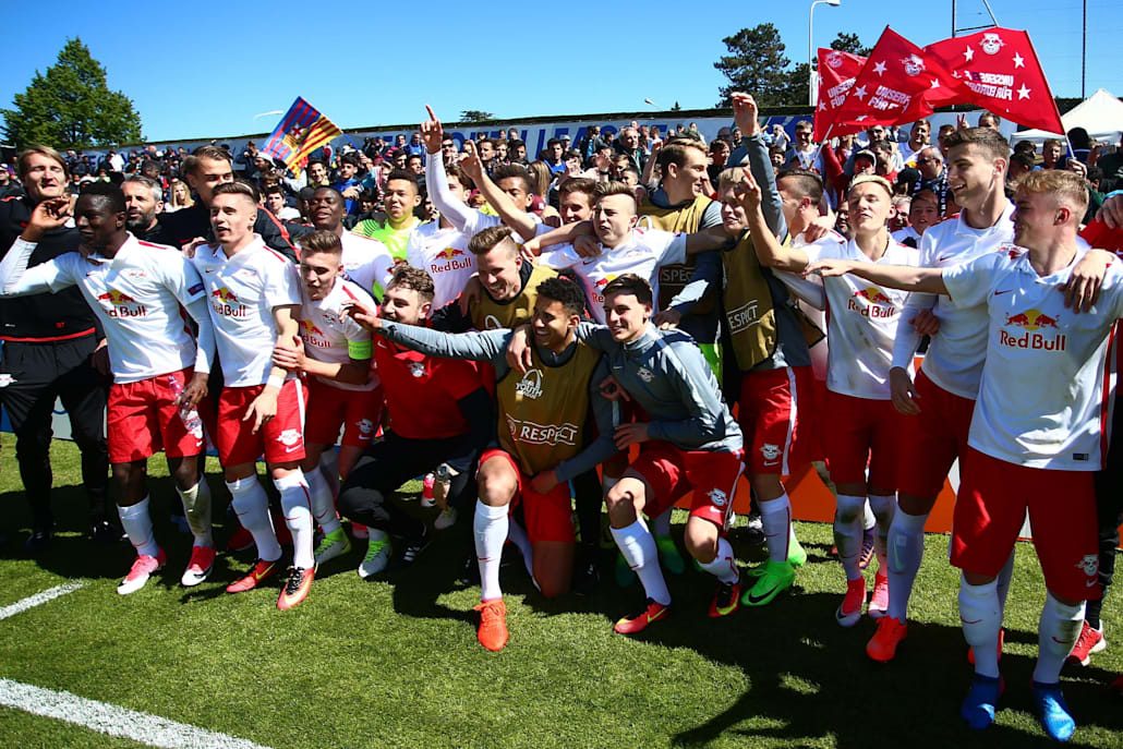 经典赛事回顾05期：战胜巴黎马竞巴萨，萨尔茨堡勇夺青年欧冠冠军