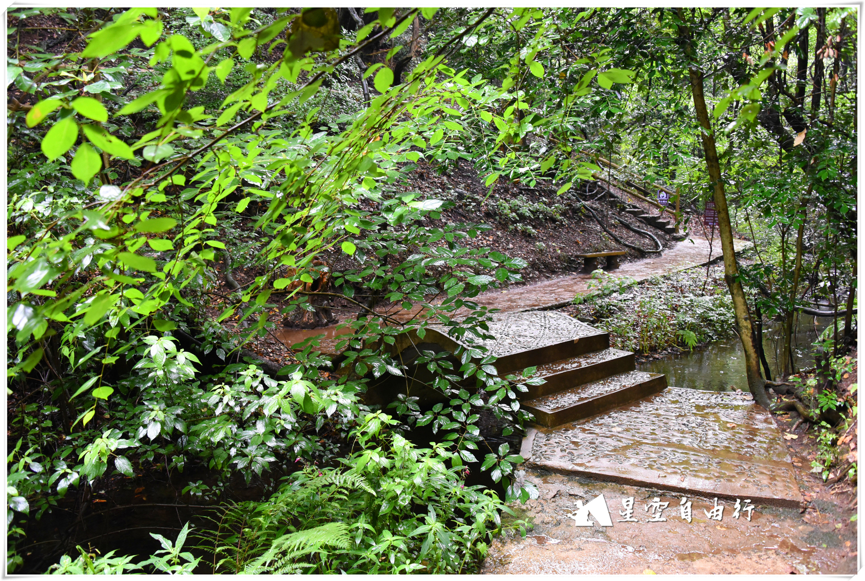 玻璃桥青龙峡,大瀑布玻璃栈道有碎裂效果吗