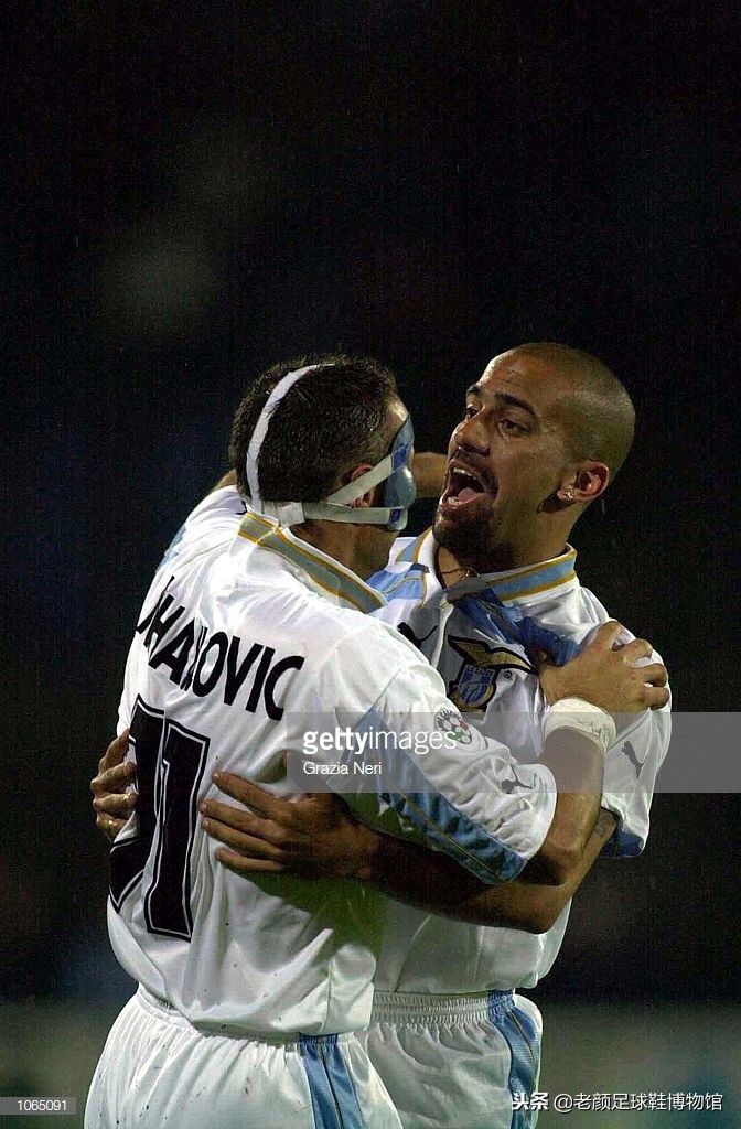 脚踏虎爪靴的神奇巫师，35岁参加世界杯，41岁复出只为母队上座率