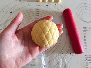 正宗港式菠萝包的做法,港式菠萝包的家常做法烤箱