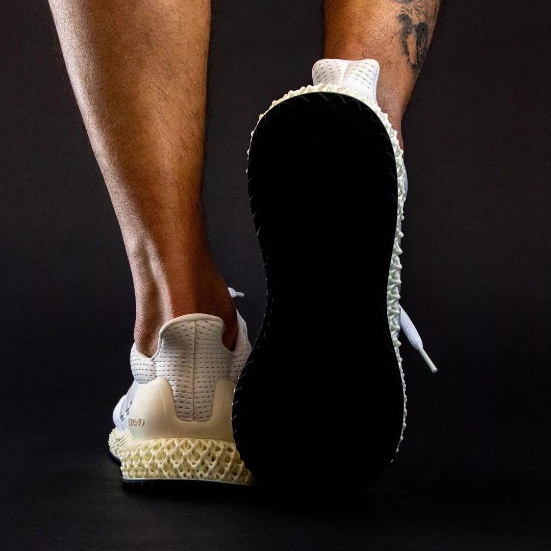 UB结合4D打印科技,阿迪全新跑鞋Ultra4D脚感怎么样?是真的贵