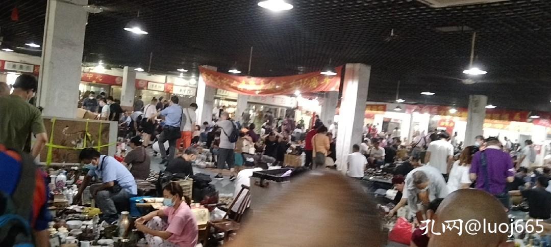 来逛逛上海灵石路的古玩早市,上海古玩市场一条街在哪里