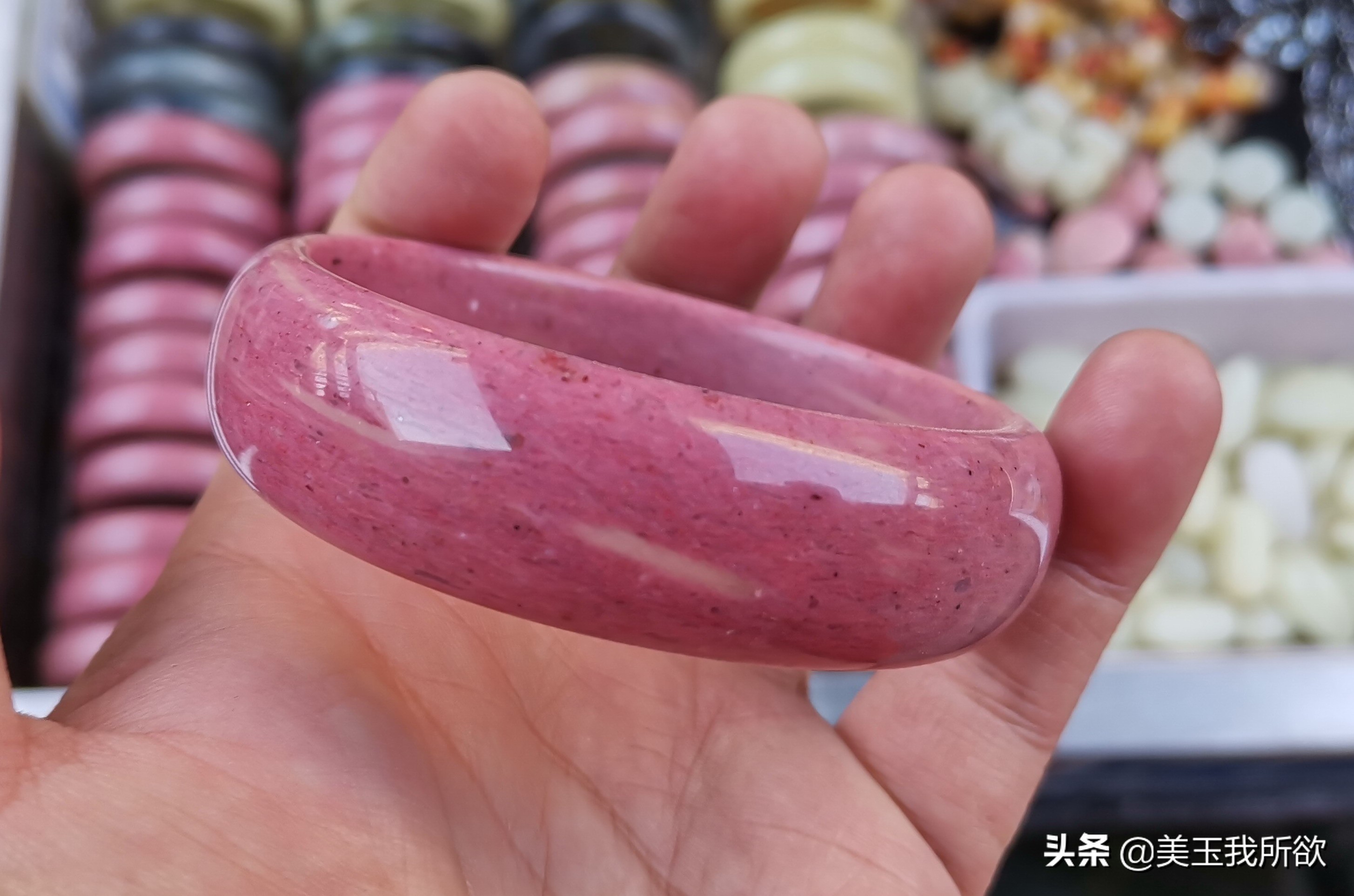 和田玉碧玉多色的手镯图片,和田玉手镯青玉图片