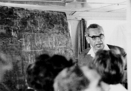 沦为连鞋带都不会绑的巨婴，只是因为对数学纯粹的热爱