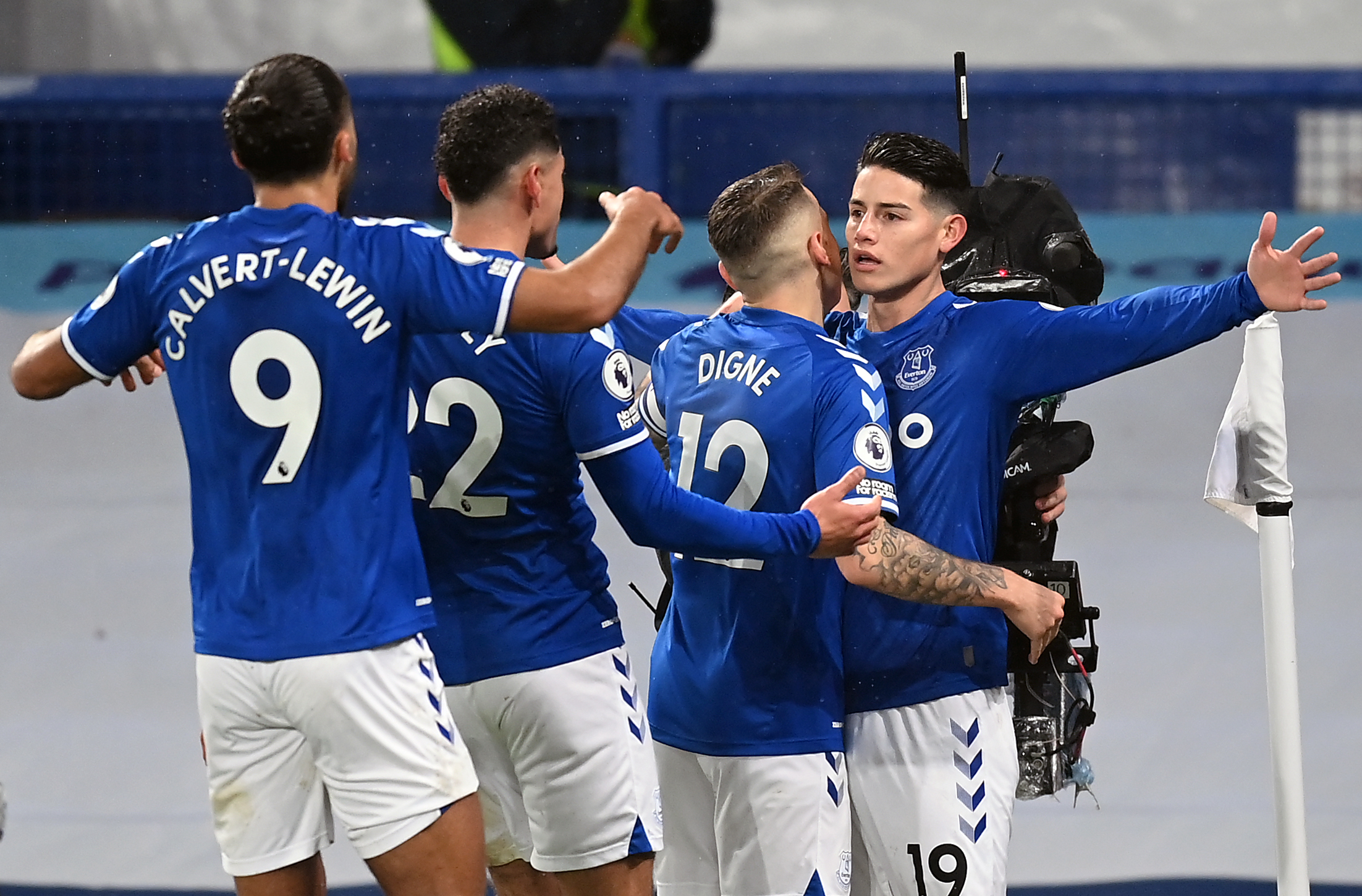 AC米兰签下约维奇,拉莫斯加盟ac米兰