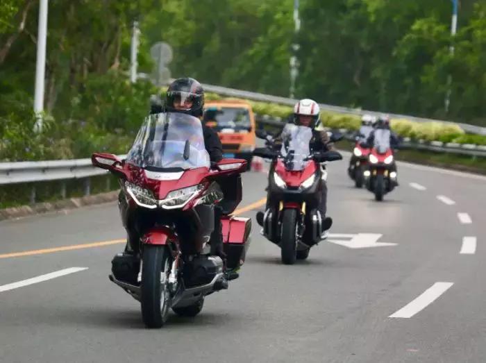 延续四十余载霸主,骑售价45.8万的本田金翼是怎样一个体验!