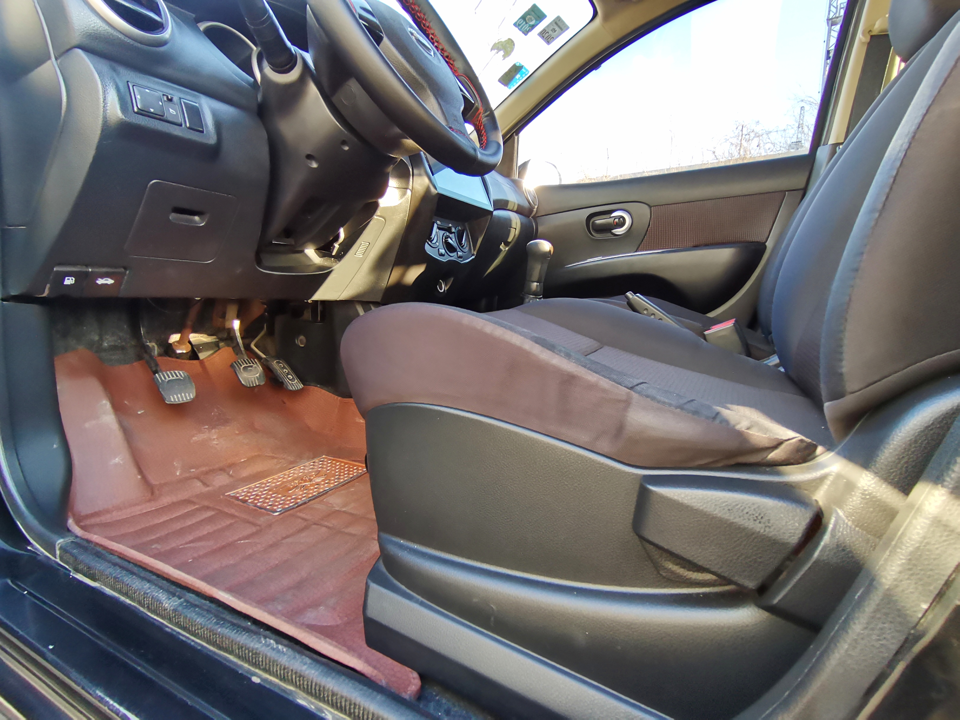 日产骊威2010落地价多少钱,10年日产骊威手动全能