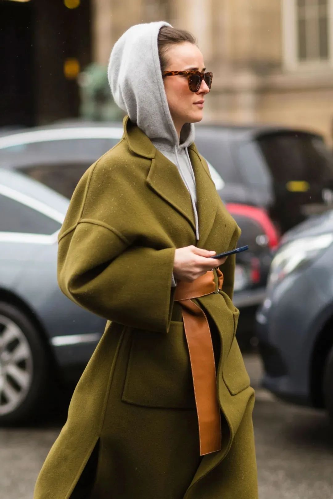 你还在买这么贵的大衣吗,买了件比较贵的大衣有些后悔