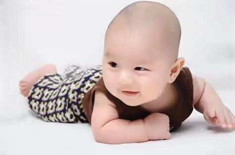 新生儿要不要剃光头,新生儿一定要剃满月头发吗