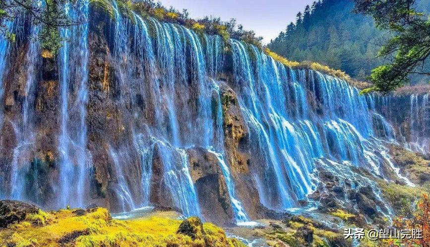 最近流行起来的旅游模式,自由旅游和报团旅游的优缺点