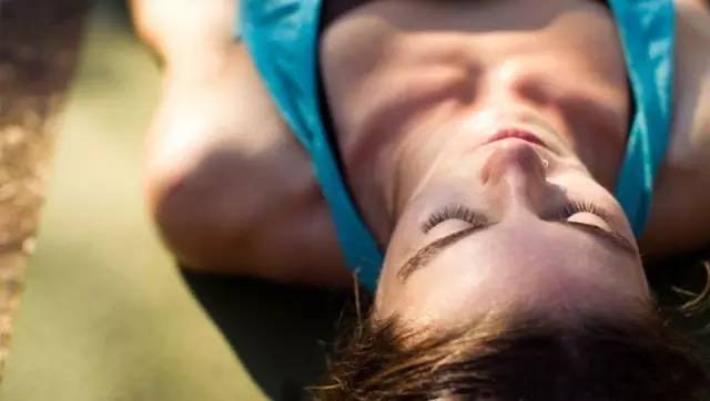 瑜伽治疗失眠的最佳方法,瑜伽治失眠最简单的方法