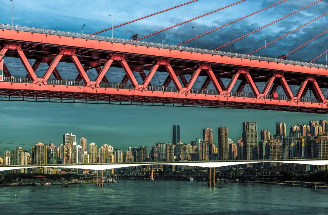 我们用25张图，去拆开8.2402万平方公里的重庆