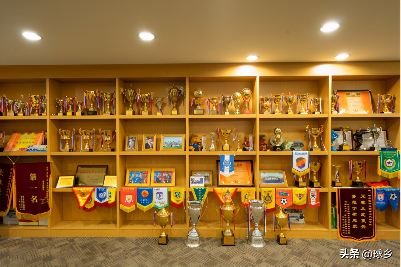 富力足校选拔视频,富力足校招收梯队青少年