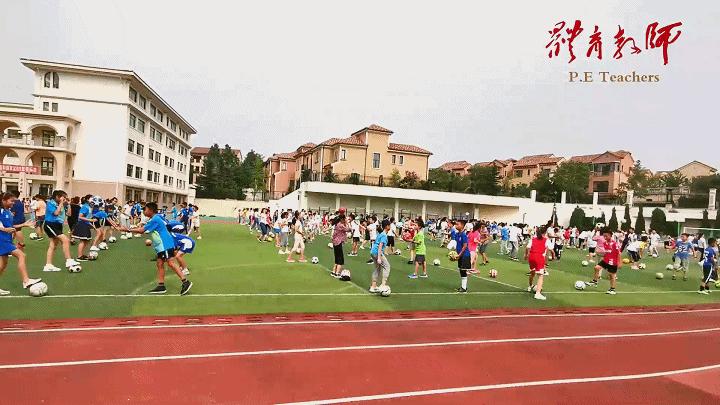 足球大课间展示视频,校园足球大课间操