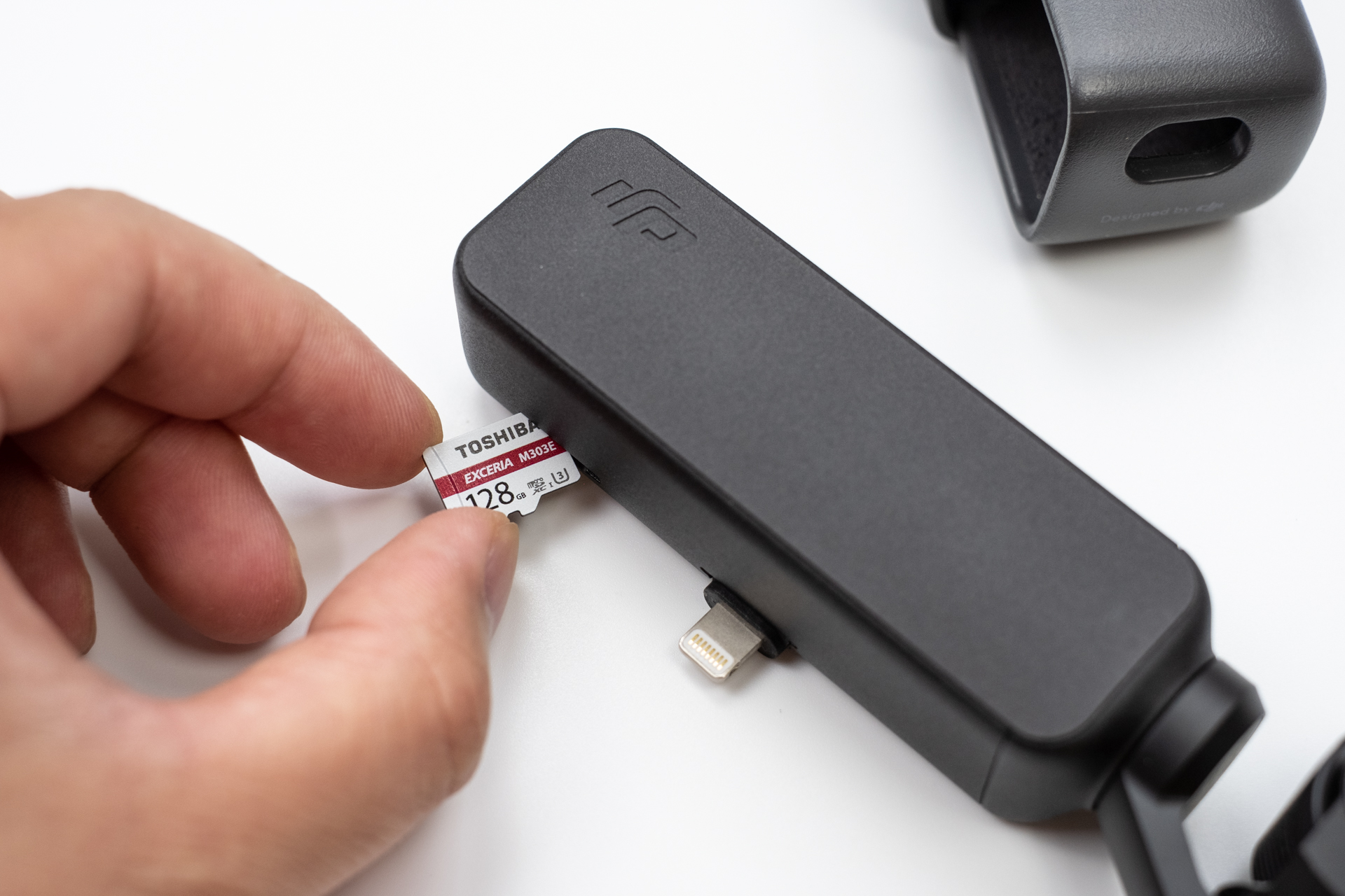 大疆拍摄用的内存卡,大疆拍摄高清画面实时储存在哪儿