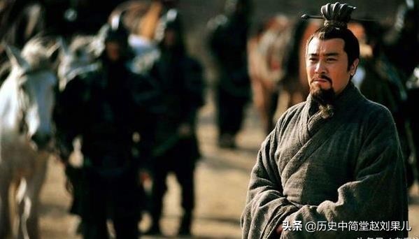 诸葛亮劝解刘禅怎样处理朝政,易中天评曹操看透人性