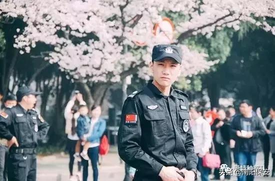 不要瞧不起一个保安,永远不要瞧不起一个清洁工