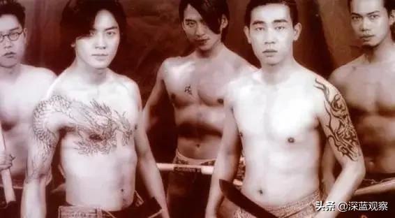 黑帮卖奶茶,黑帮摆摊卖夜宵