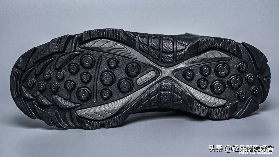 夏季穿哪种防水鞋不臭透气,军靴怎么做到又透气又防水