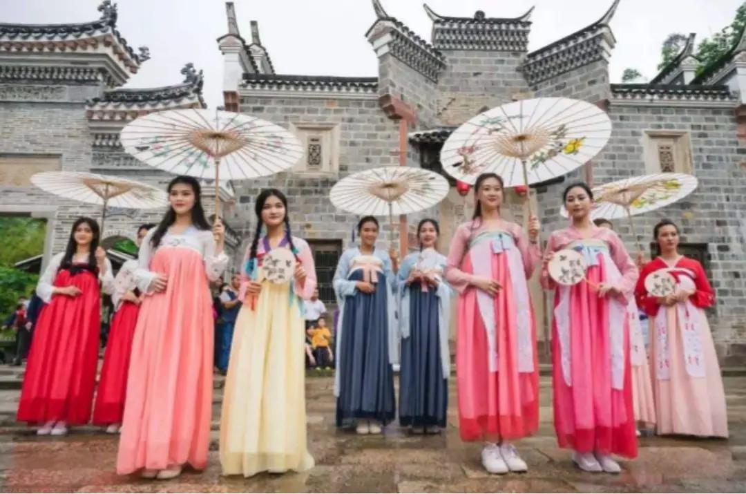 十一误入了桃花园的美好时光靖西旧州古城国庆中秋游园狂欢