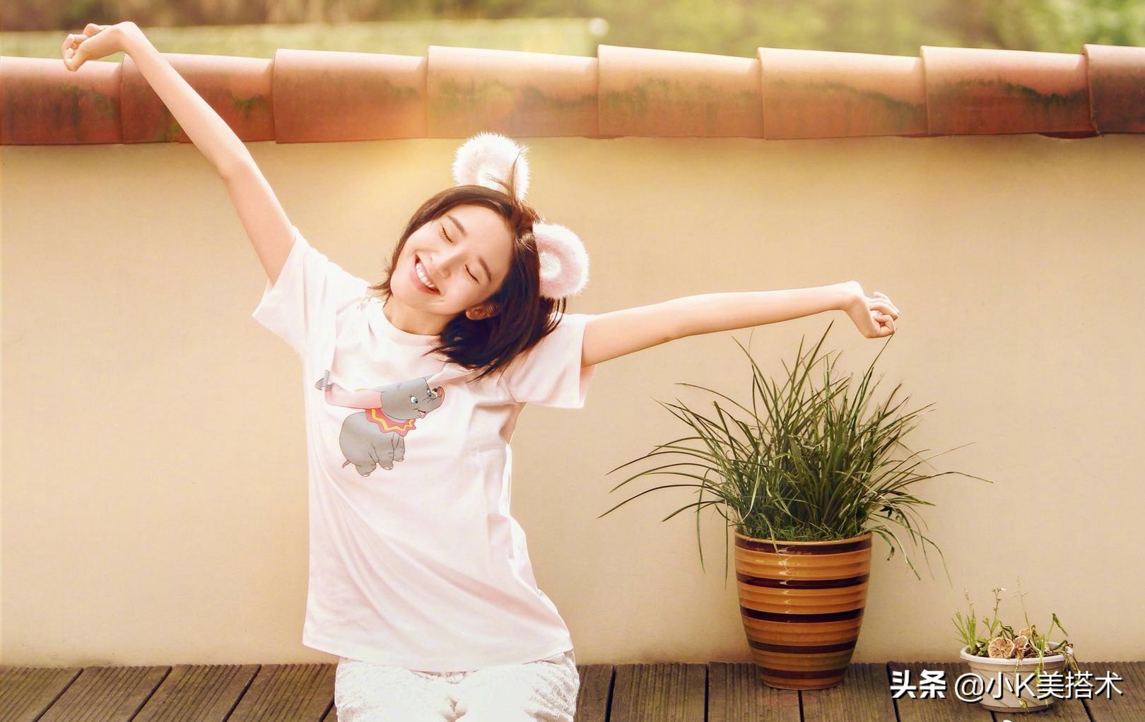 唐艺昕穿绿半身裙机场短袖,杨幂唐艺昕穿衣