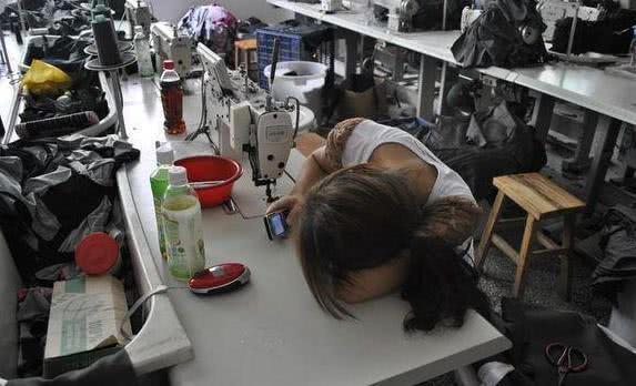 工厂员工想辞职厂里不同意怎么办,员工向公司提出辞职不批