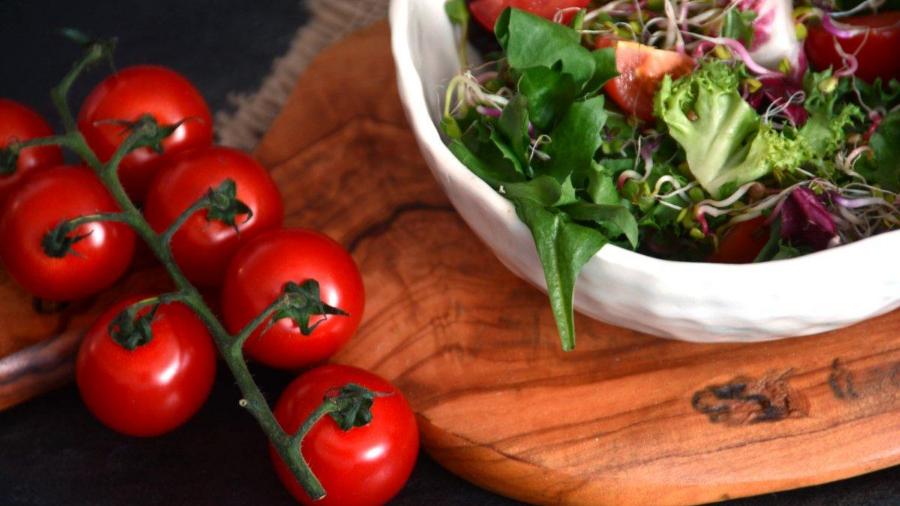 缓解便秘最有效的8种水果,缓解腹胀便秘最好的食物