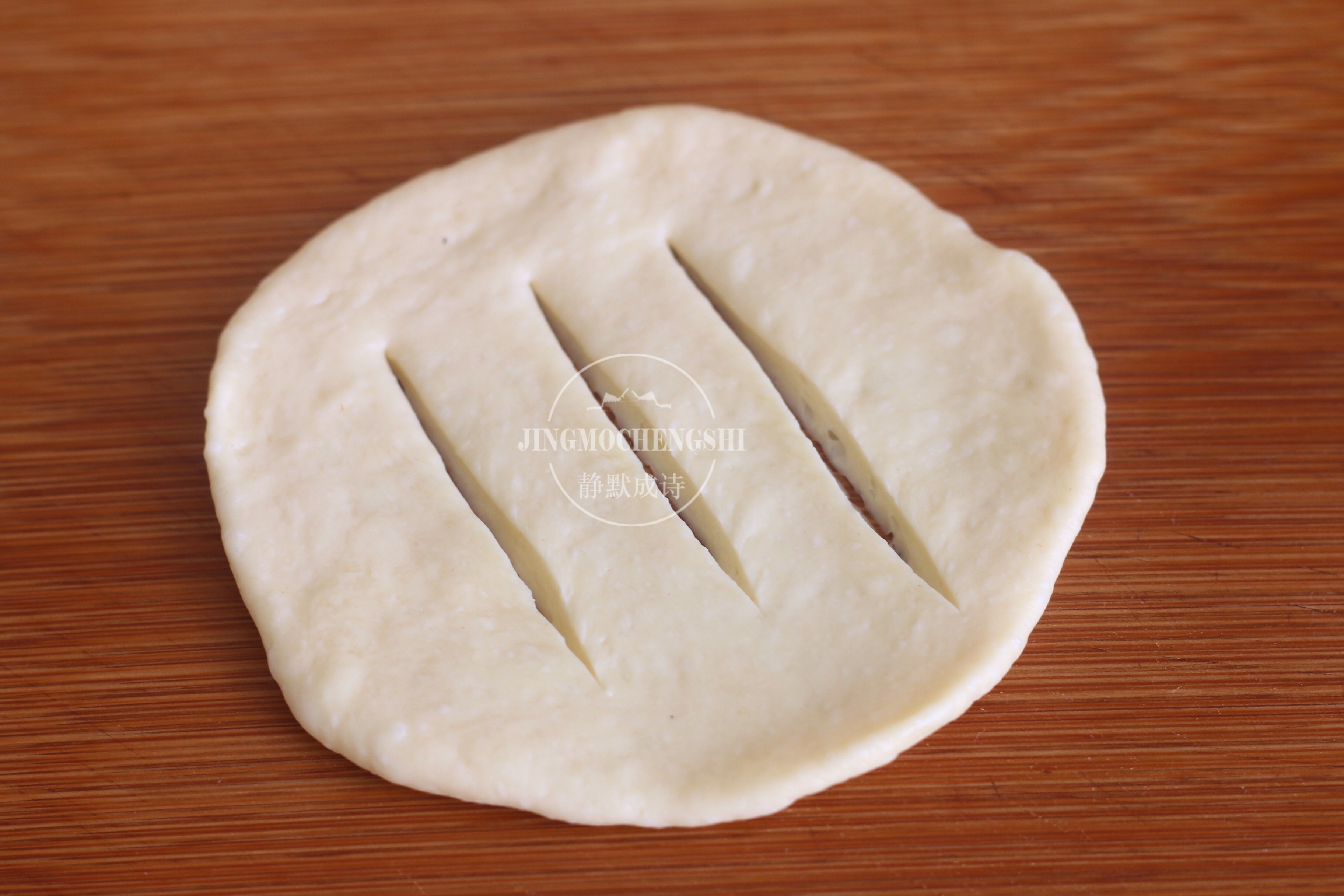 糖油饼怎么做又软又好吃又简单,早餐老北京糖油饼做法大全视频