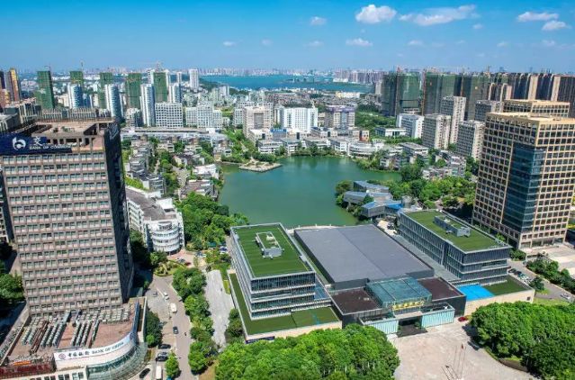 关山大道是光谷中心吗,武汉光谷关山千亿大道