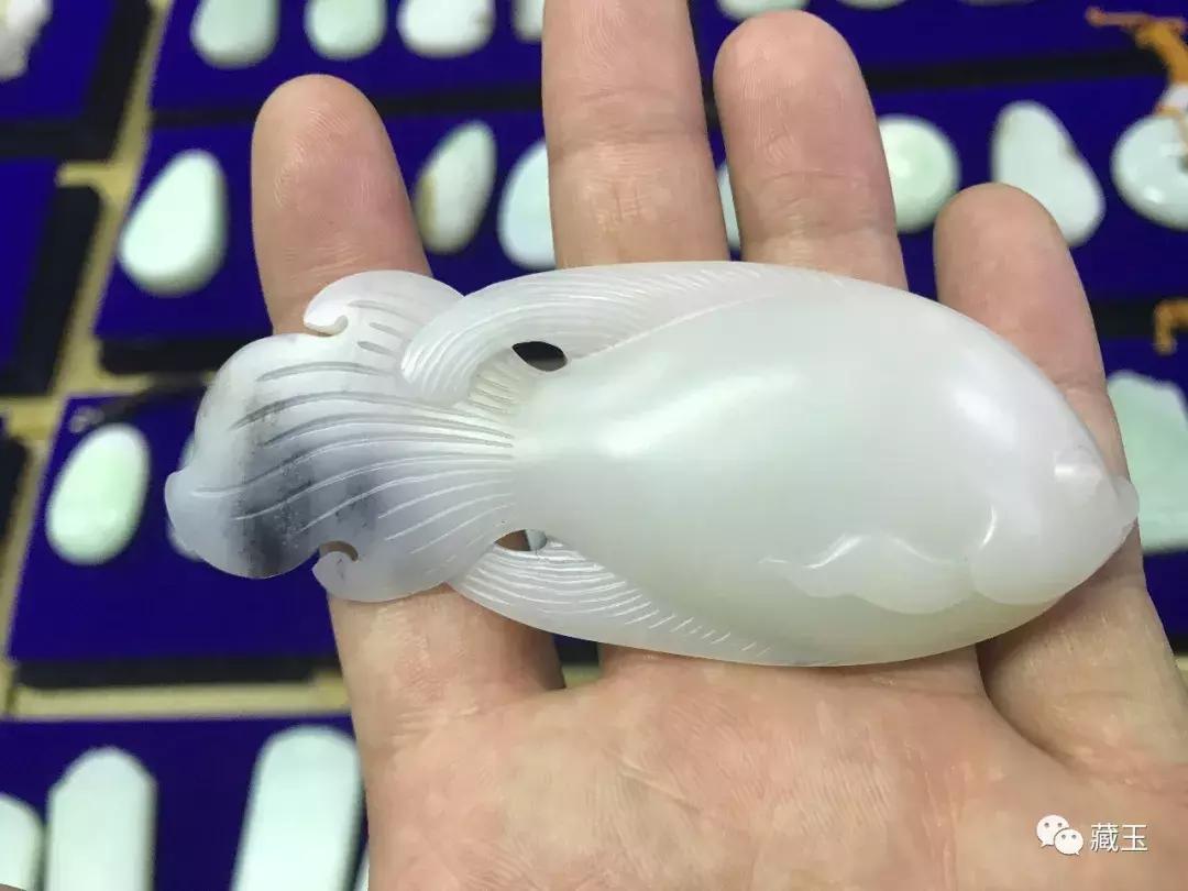 俄料和田玉为什么比较便宜 (俄料和田玉真的盘不出来吗)