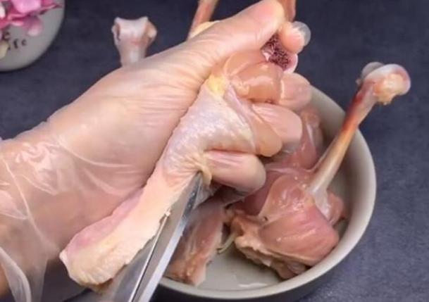 正宗肯德基炸鸡腿的做法,肯德基同款炸鸡腿做法