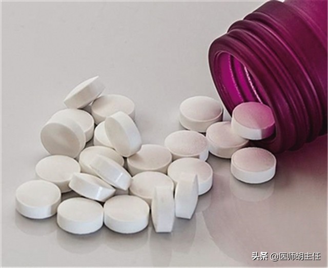 高血压吃了叶酸会怎么样,高血压服用叶酸和维生素b12行吗