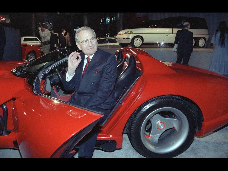 从移民之子到美国英雄,执掌福特功高震主被扫地,老婆一句话翻盘