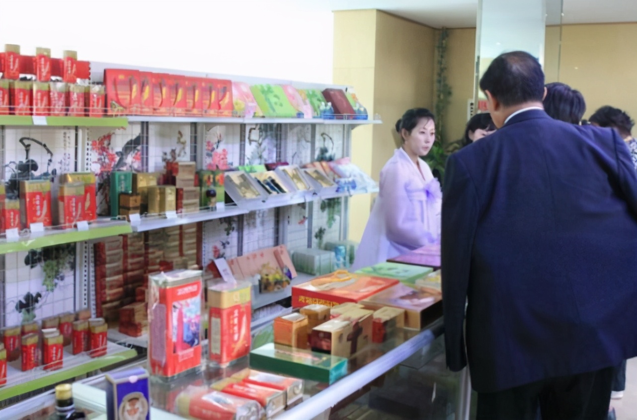 走进朝鲜看看朝鲜的超市都卖什么,朝鲜商店的中国商品