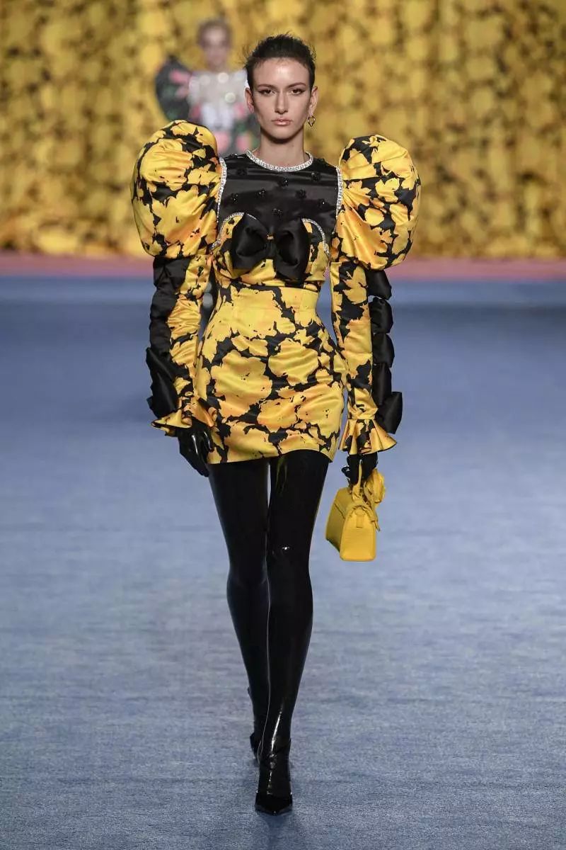 波司登羽绒时装周,波司登伦敦时装周中国红