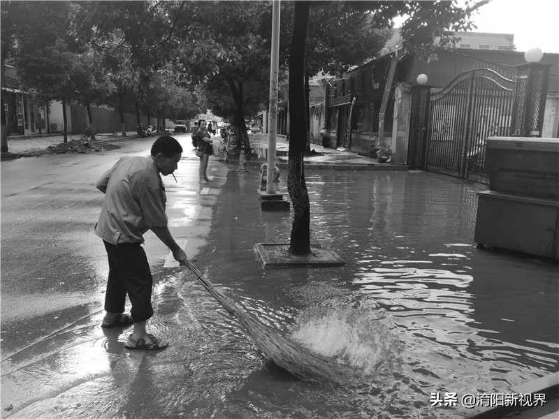 南阳八月七日下午这场雨,说来就来也不给你打个招乎
