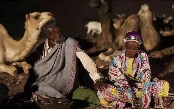 从沙漠牧羊女到世界名模,世界顶级名模牧羊女