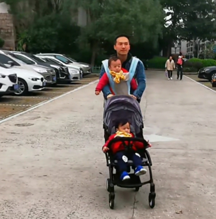 如何选择婴儿推车轻便,6个月婴儿推车怎么选