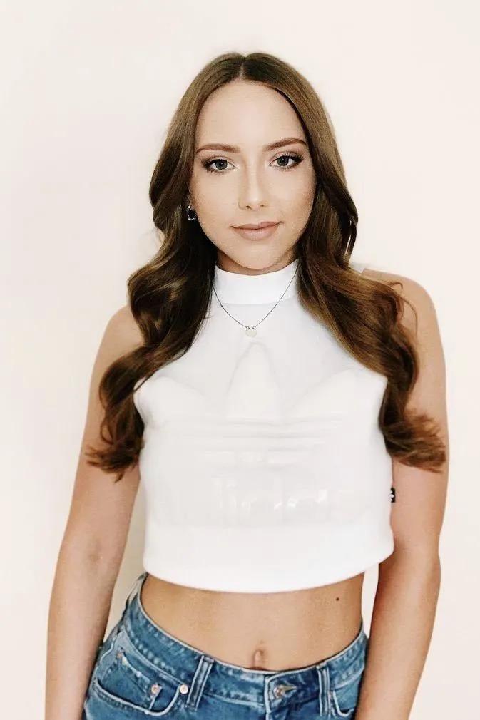 阿姆女儿照片,阿姆女儿海莉身材