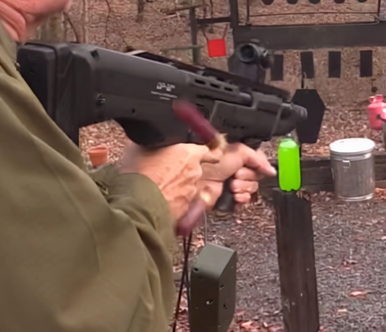 列文虎克观察什么,盘点吃鸡游戏里的各种枪械