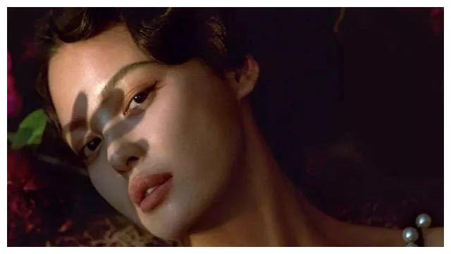 辛芷蕾厚唇是先天还是整容,辛芷蕾嘴唇是天生还是后天造成的